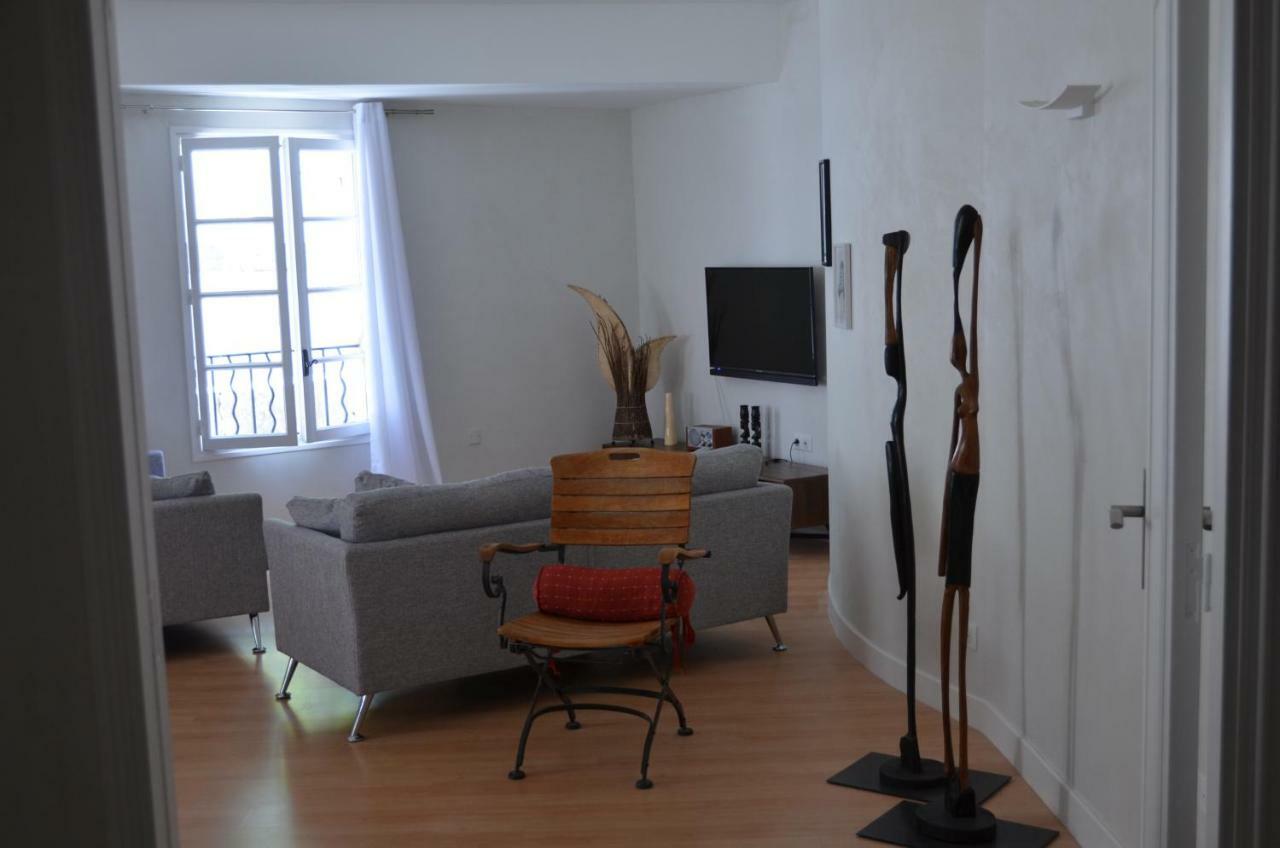 Face Au Palais Des Papes Apartment Avignon Bagian luar foto