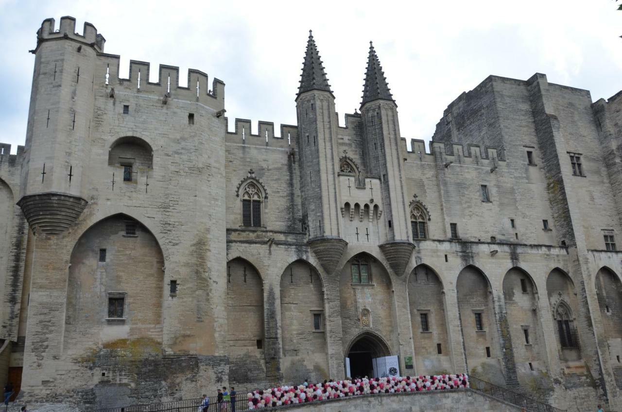 Face Au Palais Des Papes Apartment Avignon Bagian luar foto